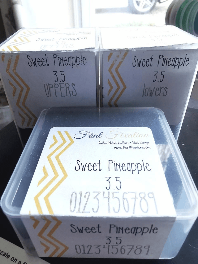 Font Fixation SWEET PINEAPPLE 3.5mm Full Set incl. Numbers